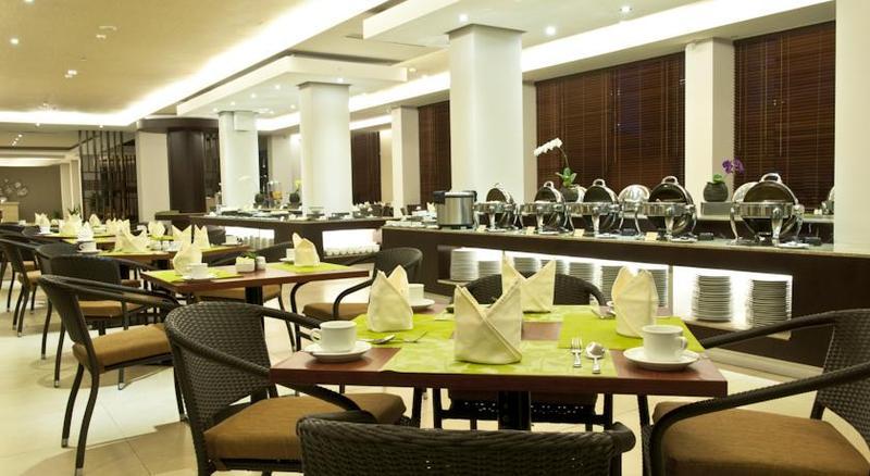 Hotel Surya Yudha Purwokerto Buitenkant foto