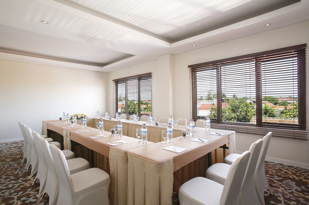 Hotel Surya Yudha Purwokerto Buitenkant foto