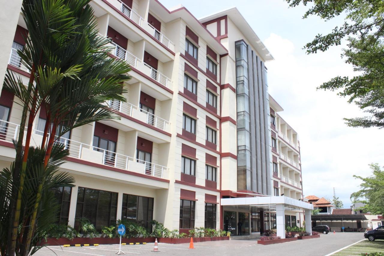Hotel Surya Yudha Purwokerto Buitenkant foto