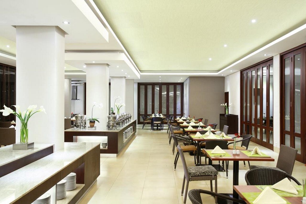 Hotel Surya Yudha Purwokerto Buitenkant foto